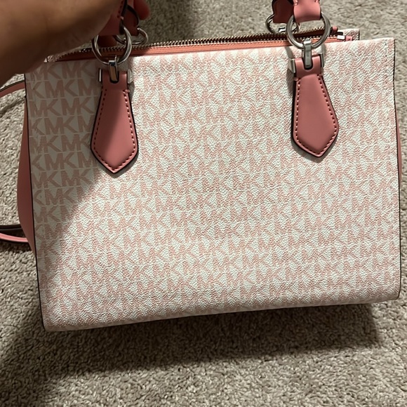 Michael kors medium handbag with strap - Picture 6 of 8